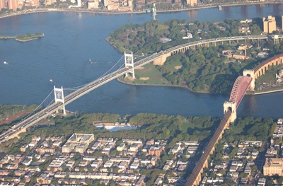 Hell_Gate_and_Triborough_Bridges_New_York_City_Queens